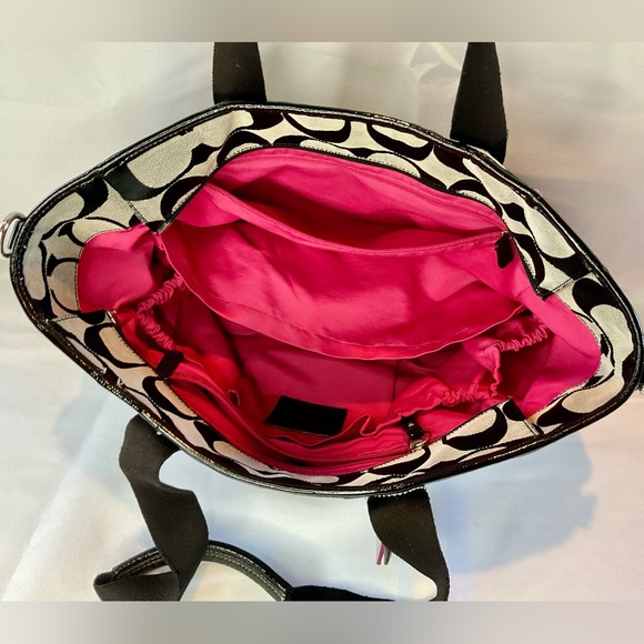 Authentic Coach diaper bag, black and gray with hot pink interior lining - Picture 8 of 16